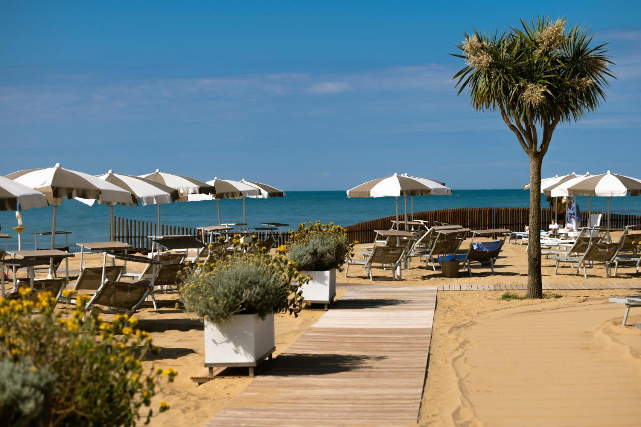 ซาวอย บีช โฮเต็ล แอนด เทอร์มอล สปา Hotel บิบิโอเน ภายนอก รูปภาพ The beach at Port-Camargue