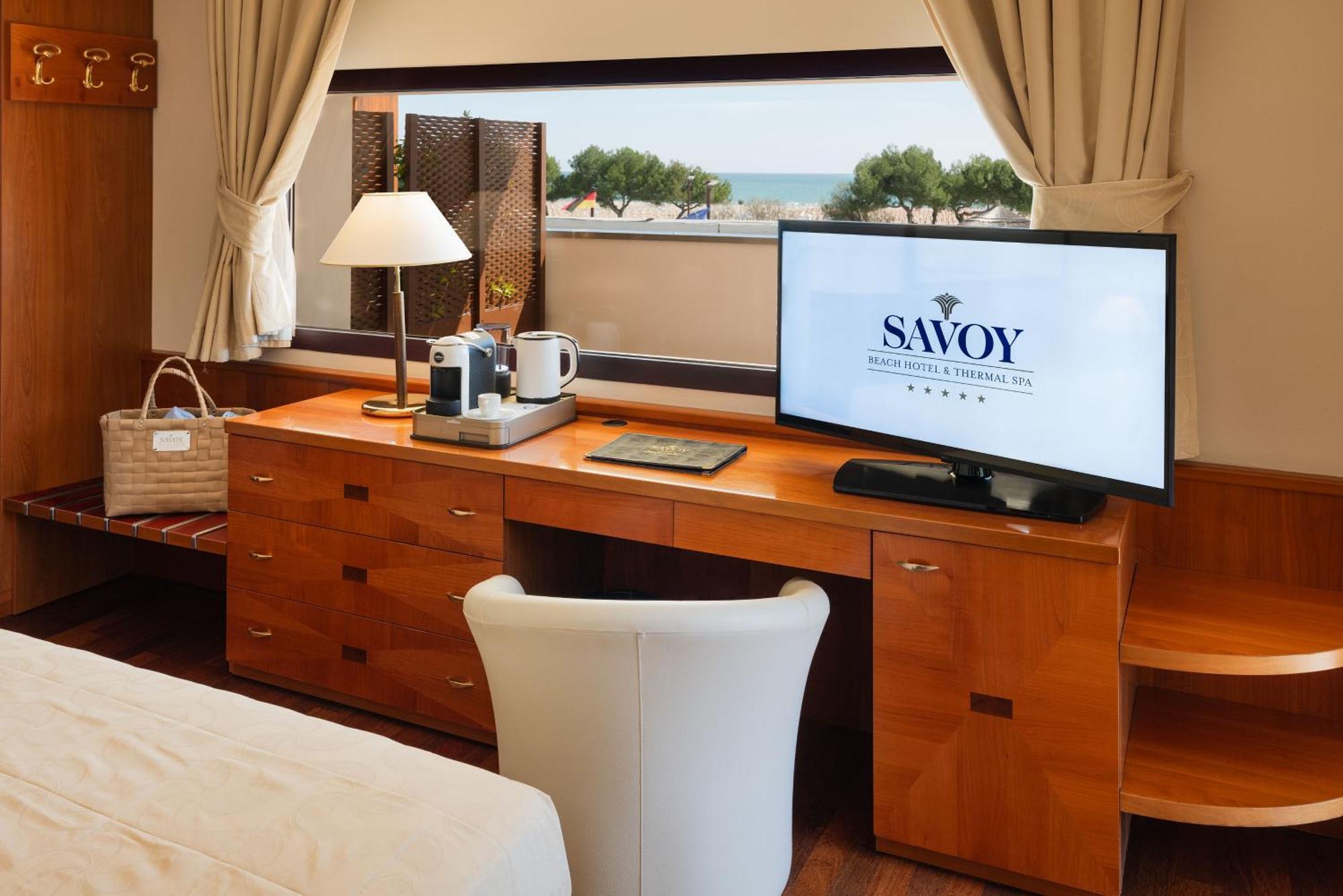 ซาวอย บีช โฮเต็ล แอนด เทอร์มอล สปา Hotel บิบิโอเน ภายนอก รูปภาพ A room at Savoy Hotel