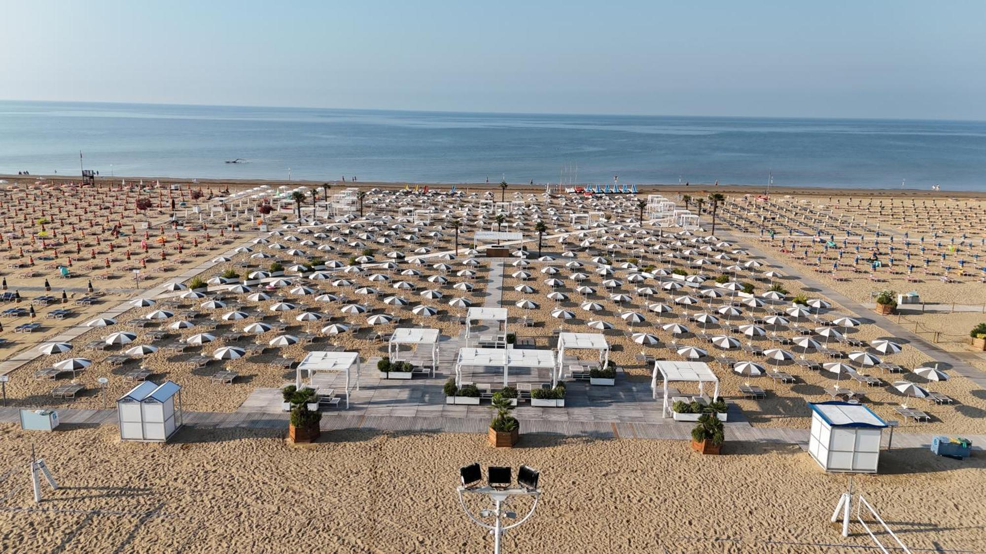 ซาวอย บีช โฮเต็ล แอนด เทอร์มอล สปา Hotel บิบิโอเน ภายนอก รูปภาพ The beach of El Toro