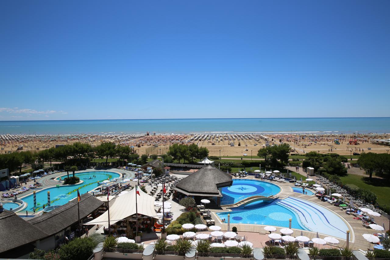 ซาวอย บีช โฮเต็ล แอนด เทอร์มอล สปา Hotel บิบิโอเน ภายนอก รูปภาพ The beach of Bibione
